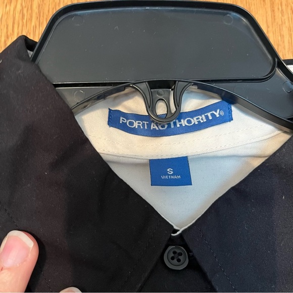 NWOT Port Authority Men’s Small Easy Care Long Sleeve Button Down Black S608 - Picture 2 of 9